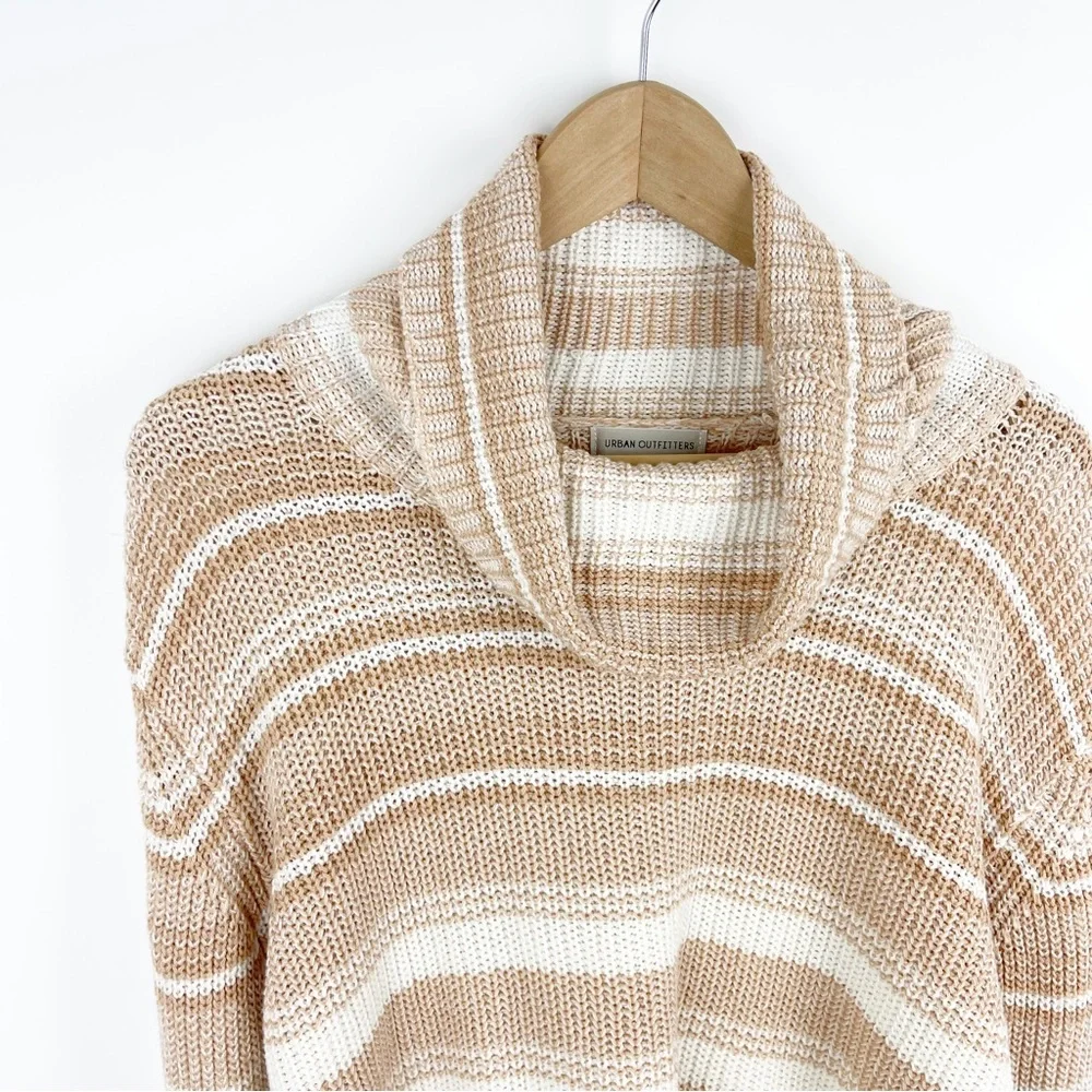 Urban Outfitters Mackenna Striped Sweater Size Large